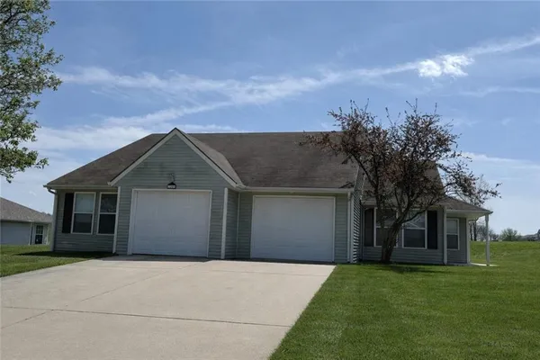 $260,000 | 1207 Willow Brook Drive, Cameron, MO 64429