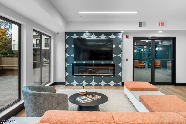 $2,000 | 803 South Avenue, Unit 323, Plainfield, NJ 07062