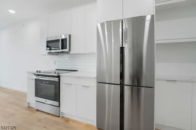 $2,000 | 803 South Avenue, Unit 323, Plainfield, NJ 07062