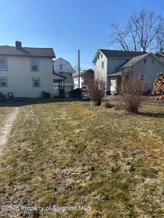 $1,200 | 118 East Carey Street, Plains, PA 18705