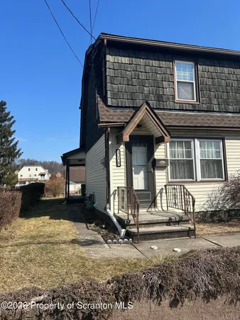 $1,200 | 118 East Carey Street, Plains, PA 18705