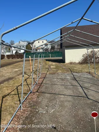 $1,200 | 118 East Carey Street, Plains, PA 18705