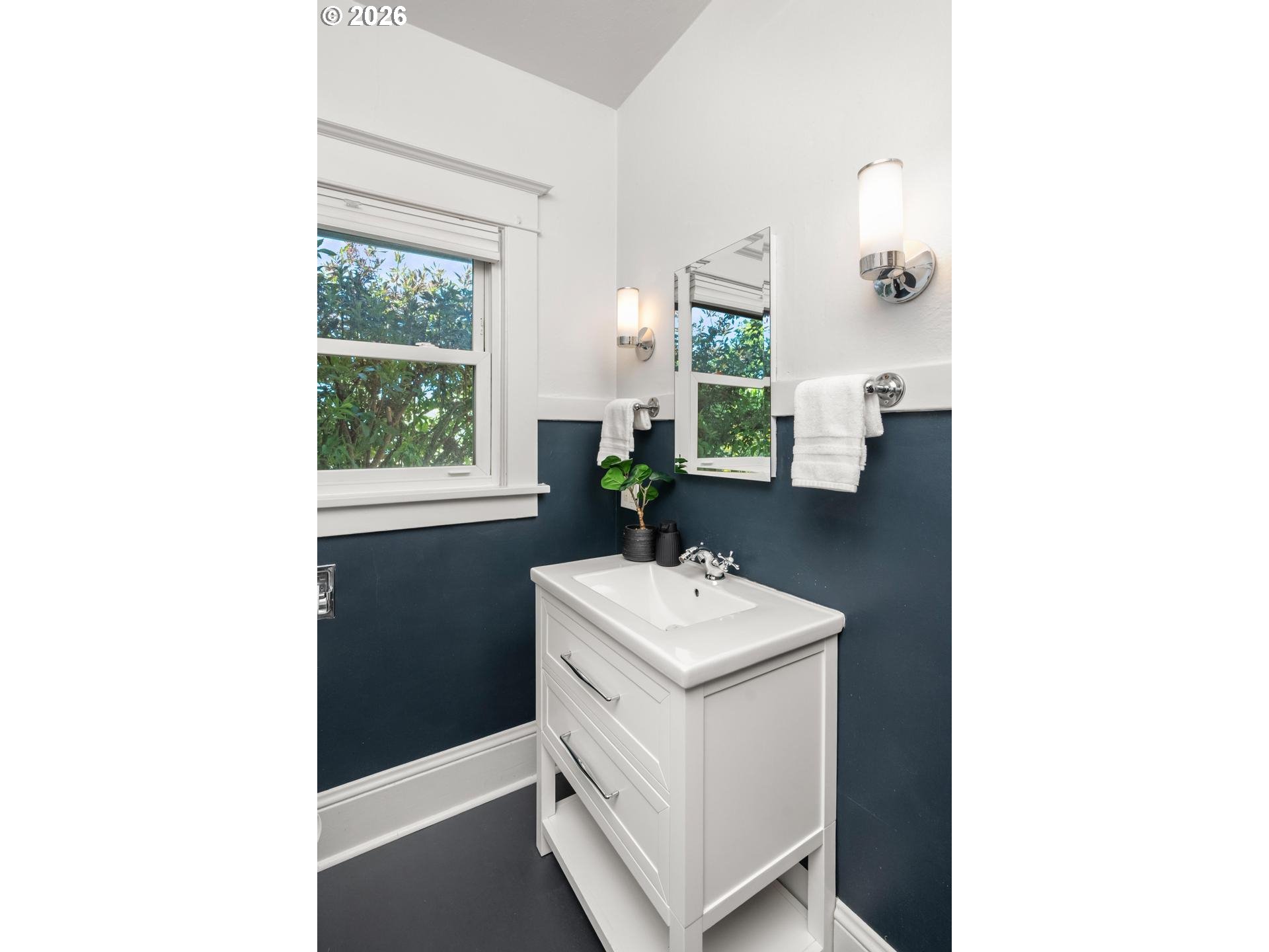 303 Southeast 86th Avenue Portland, OR 97216 - Photo 21 of 34