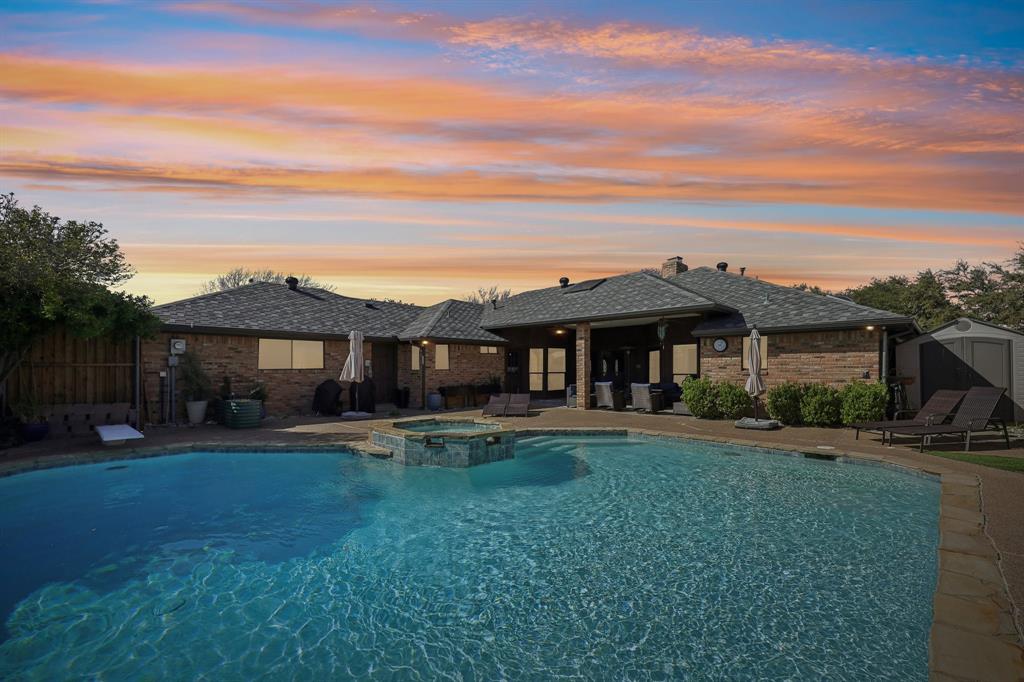 10202 Chisholm Trail Dallas, TX 75243 - Photo 38 of 40 Twilight.