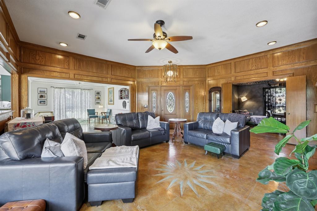 10202 Chisholm Trail Dallas, TX 75243 - Photo 6 of 40