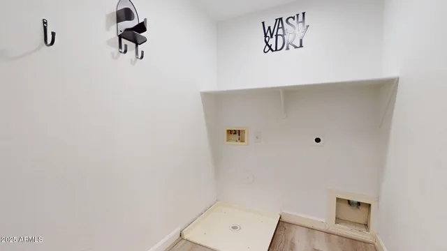 a house view with a outdoor space