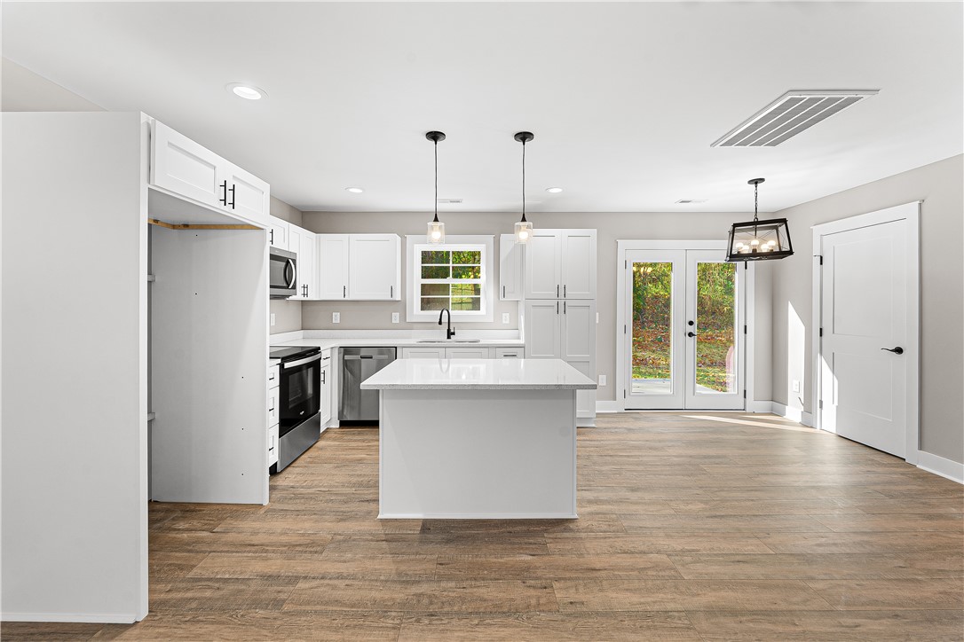 340 Code Circle Seneca, SC 29678 - Photo 14 of 46