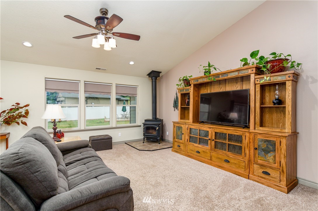 211 Stella Road Longview, WA 98632 - Photo 4 of 25