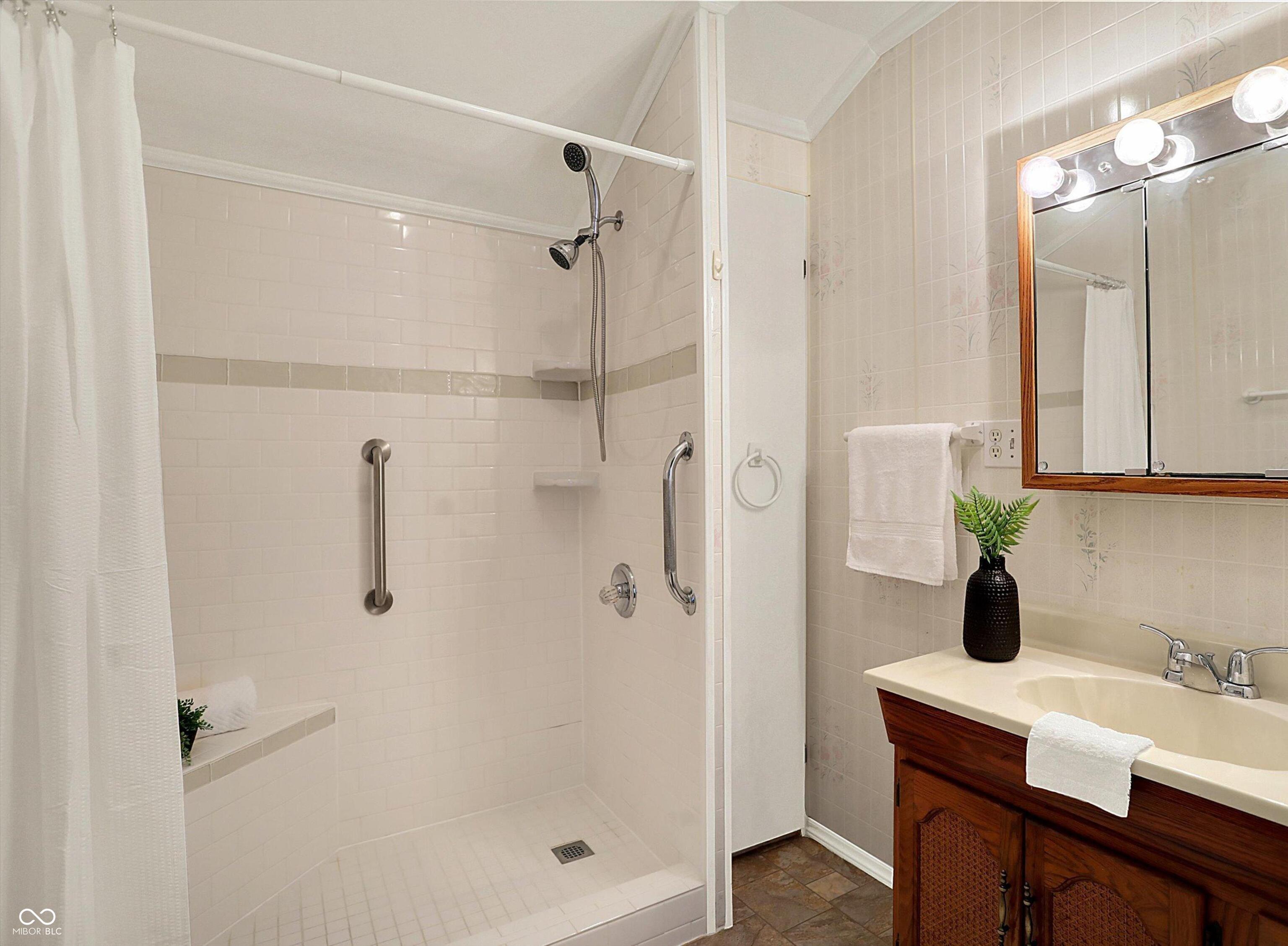 307 Douglas Street Tipton, IN 46072 - Photo 14 of 38