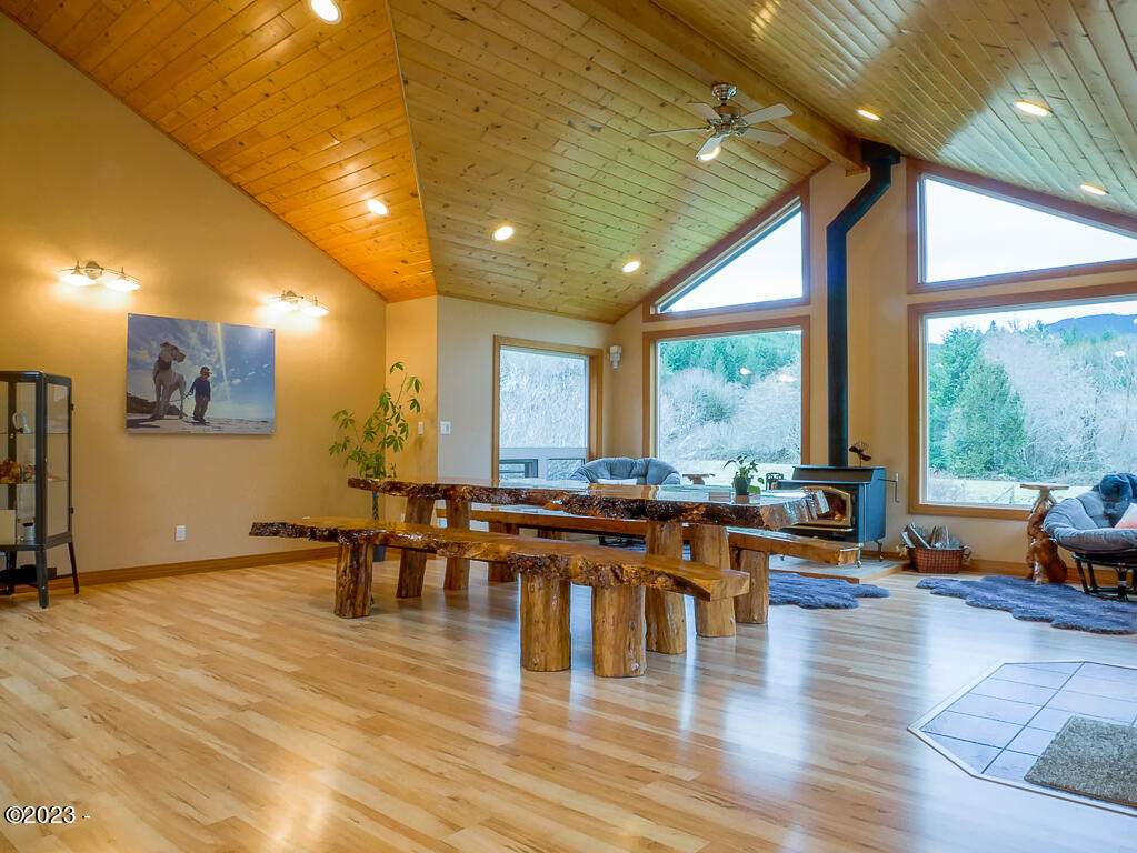 12319 Logsden Road Blodgett, OR 97326 - Photo 7 of 78 Great Room