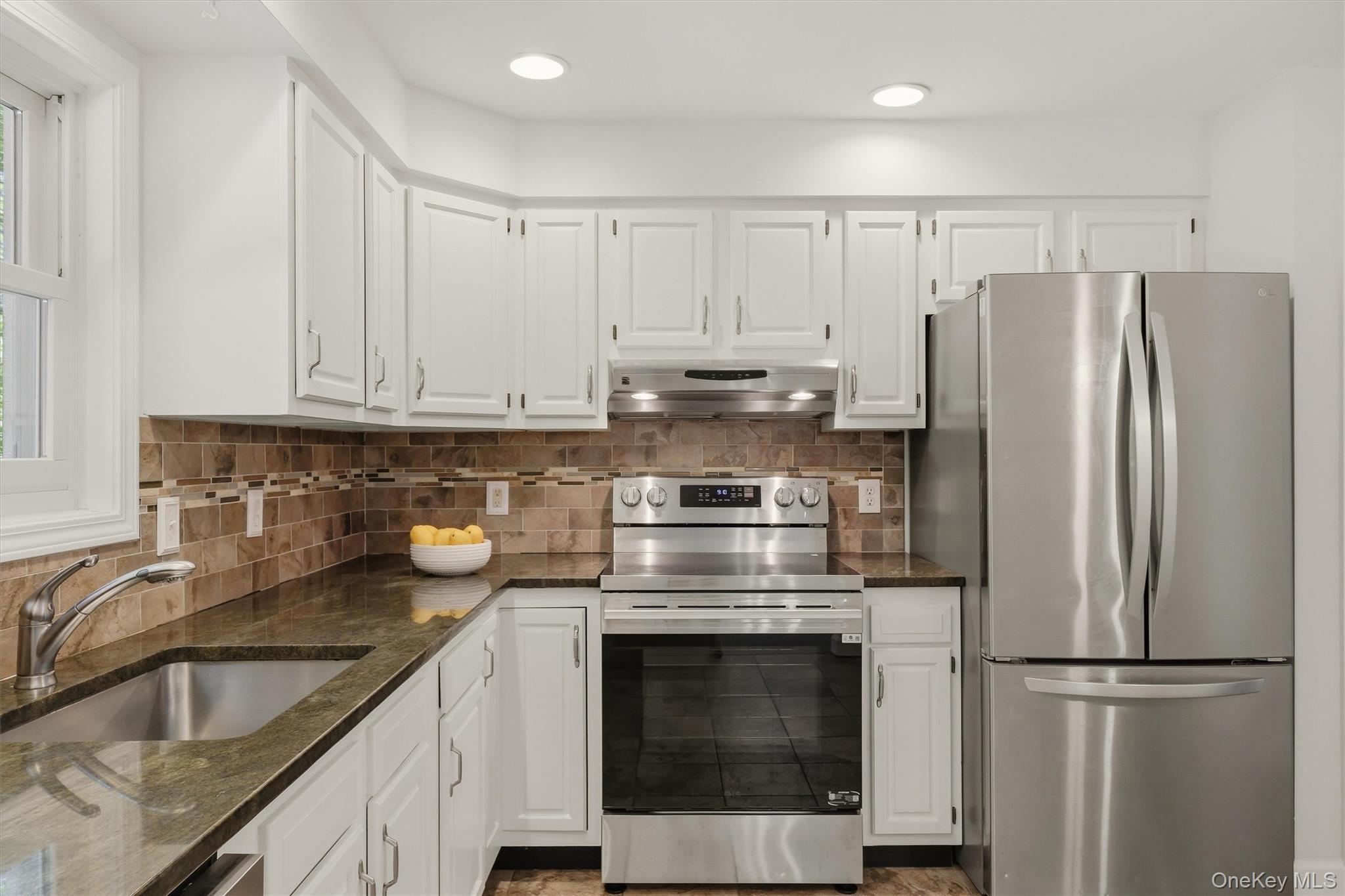 74 Peach Road Poughkeepsie, NY 12601 - Photo 11 of 38