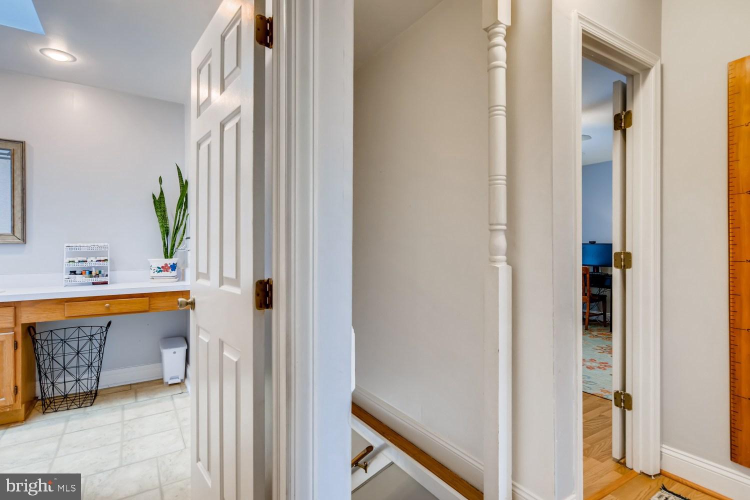 1111 Overbrook Road Baltimore, MD 21239 - Photo 14 of 32 Upper Level Landing