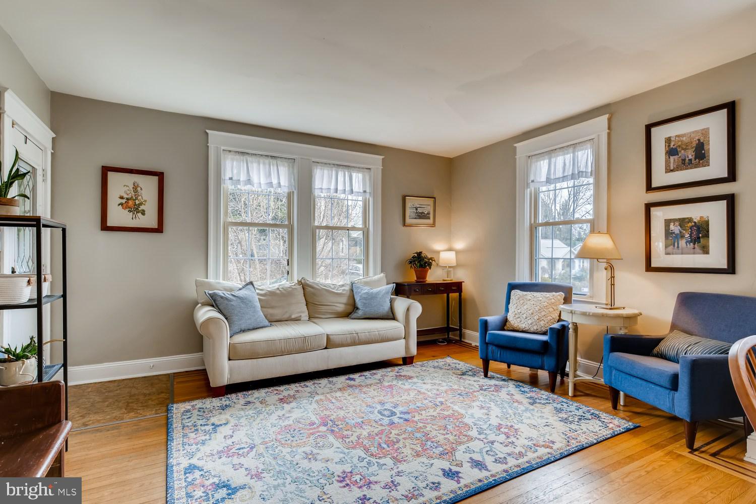1111 Overbrook Road Baltimore, MD 21239 - Photo 3 of 32 Living Room
