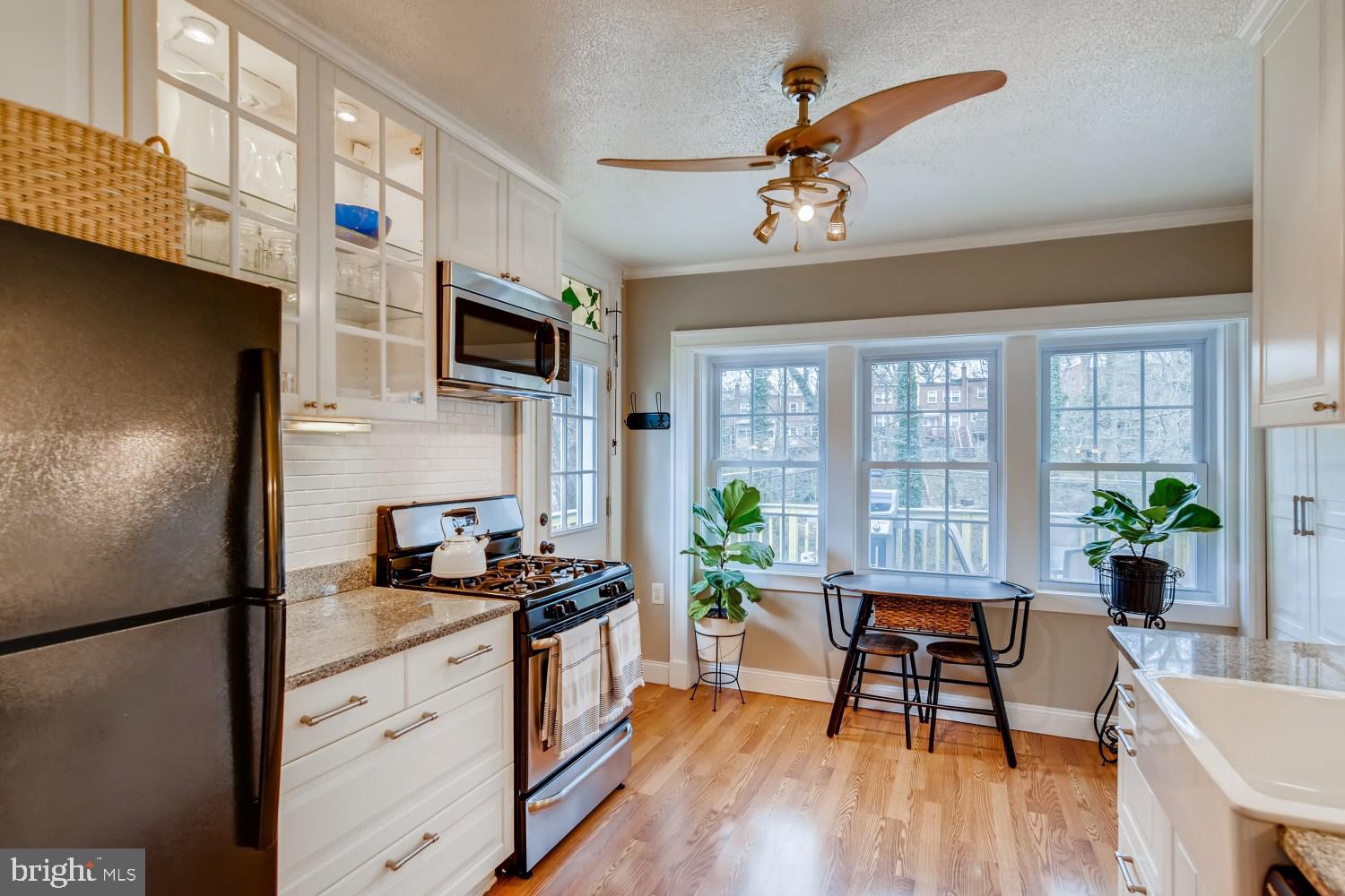 1111 Overbrook Road Baltimore, MD 21239 - Photo 6 of 32 Great Natural Light Exposure In This Kitchen!