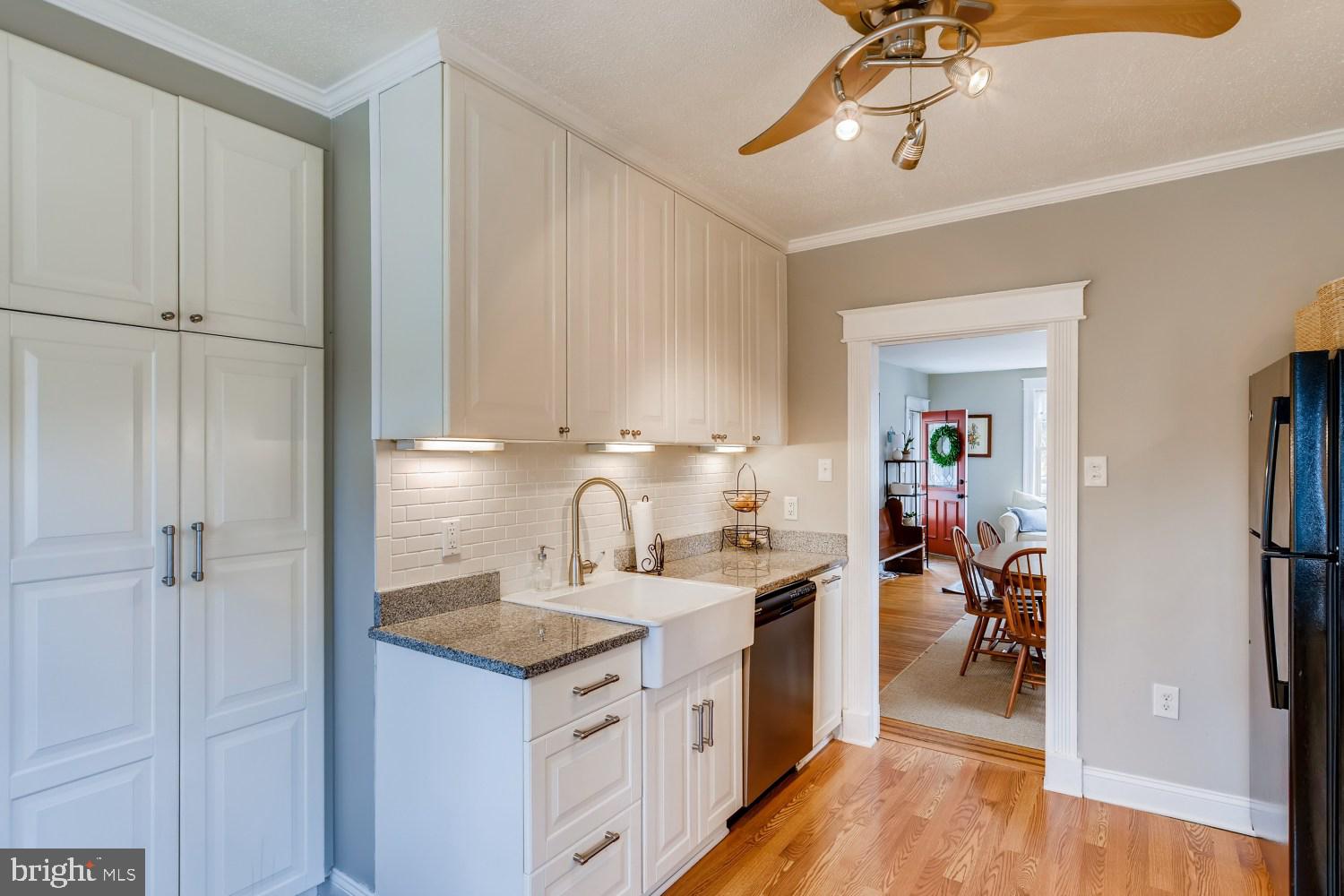 1111 Overbrook Road Baltimore, MD 21239 - Photo 9 of 32 Oversized Farmhouse Sink