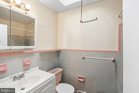 $340,000 | 7018 Henry Avenue, Philadelphia, PA 19128