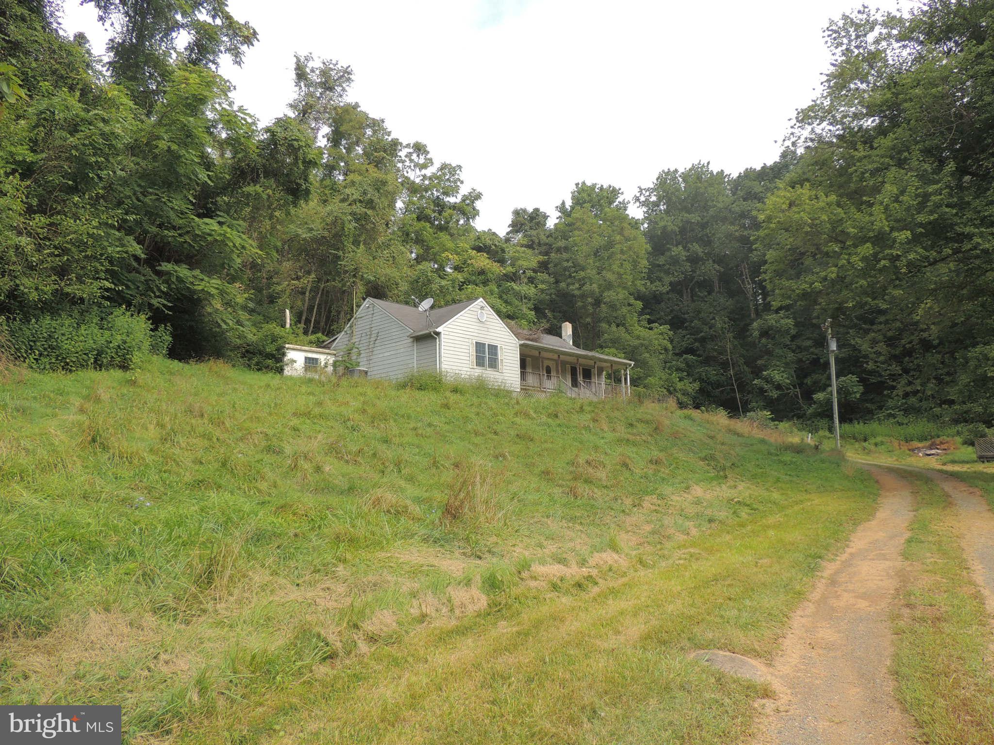 1822 Leeds Manor Road Delaplane, VA 20144 - Photo 2 of 17 Exterior (Front)