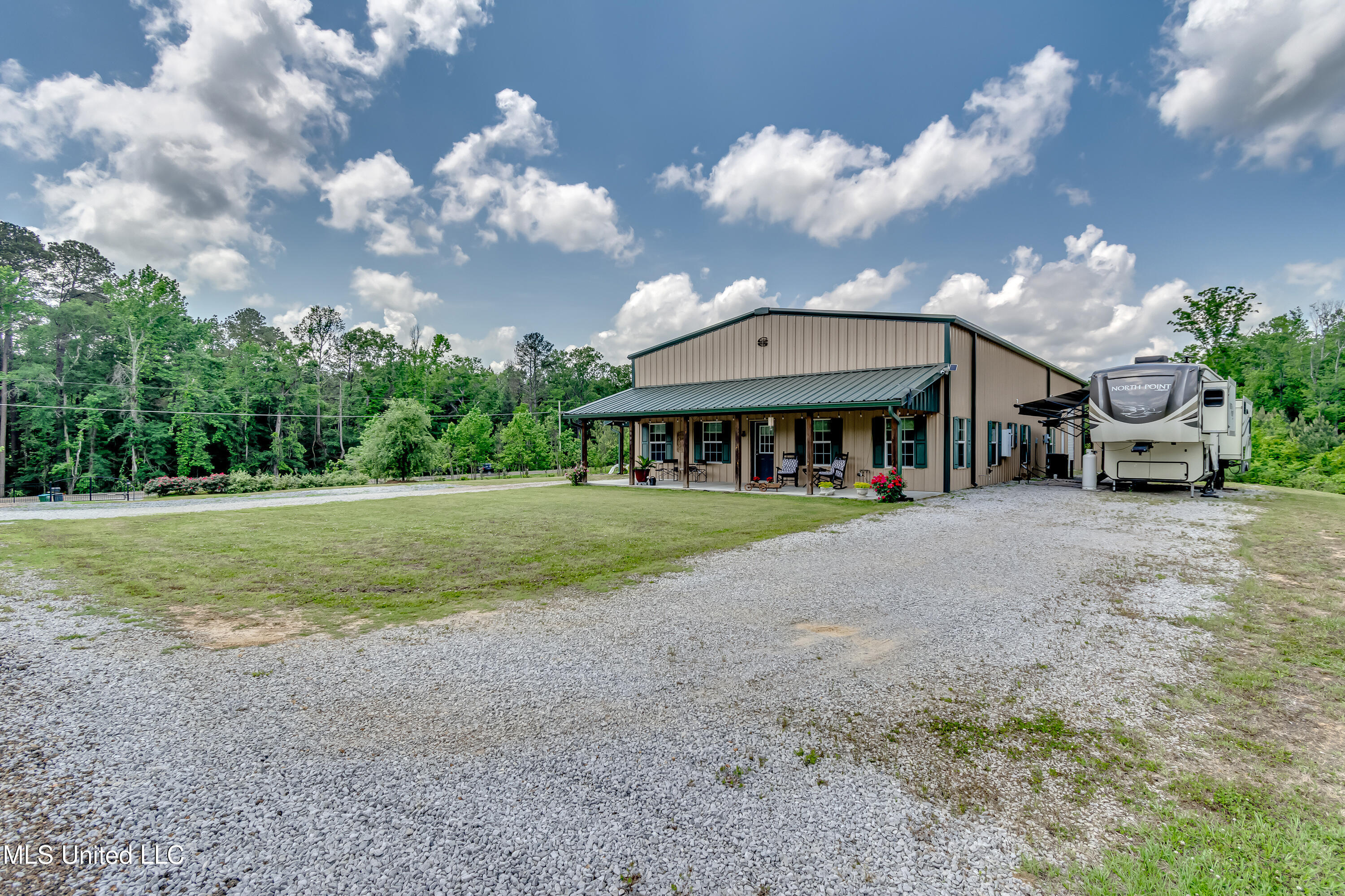 1998 Highway 16 Carthage, MS 39051 - Photo 13 of 40 1998 Ms Hy 16 W-46
