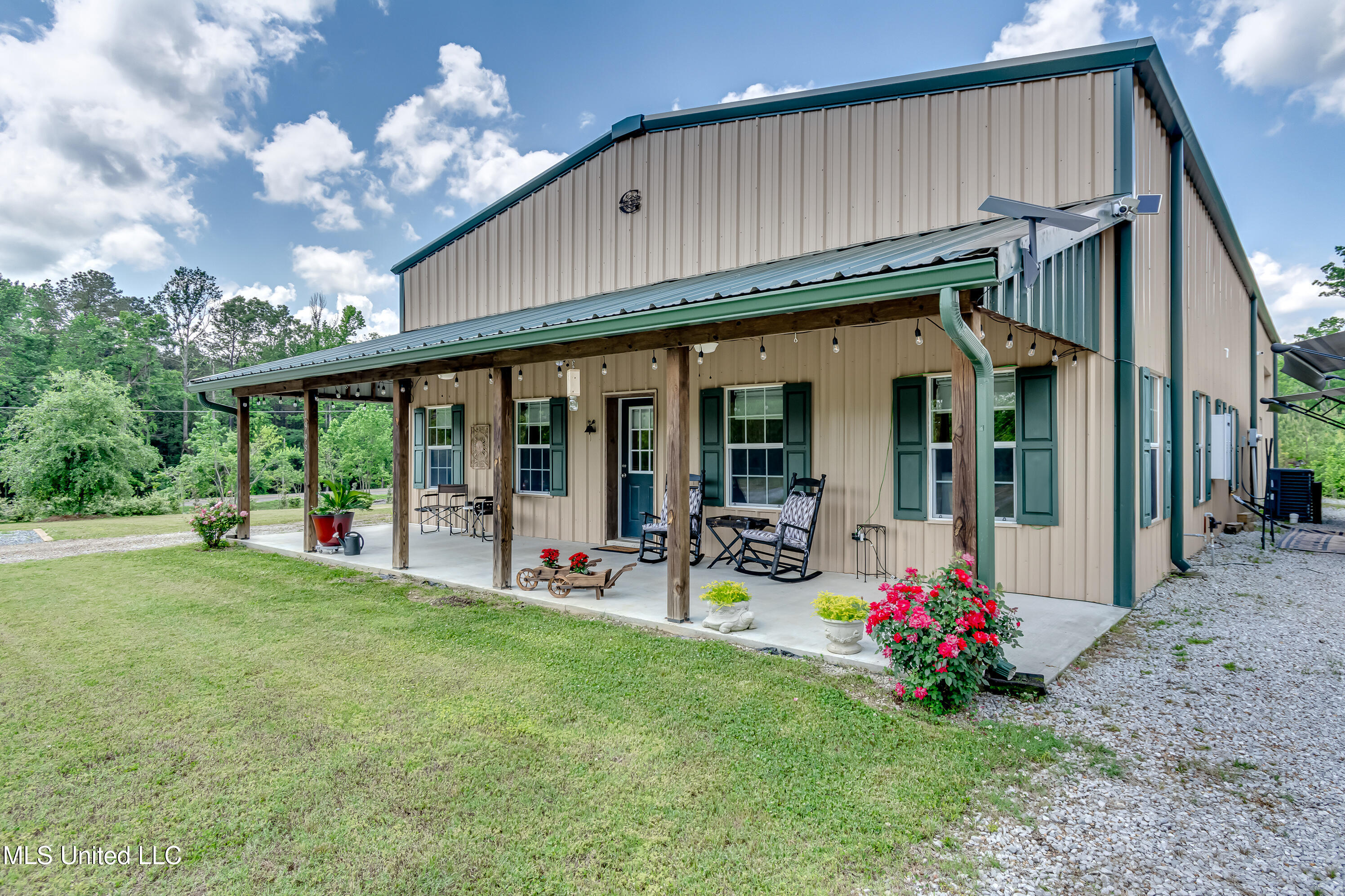 1998 Highway 16 Carthage, MS 39051 - Photo 2 of 40 1998 Ms Hy 16 W-45