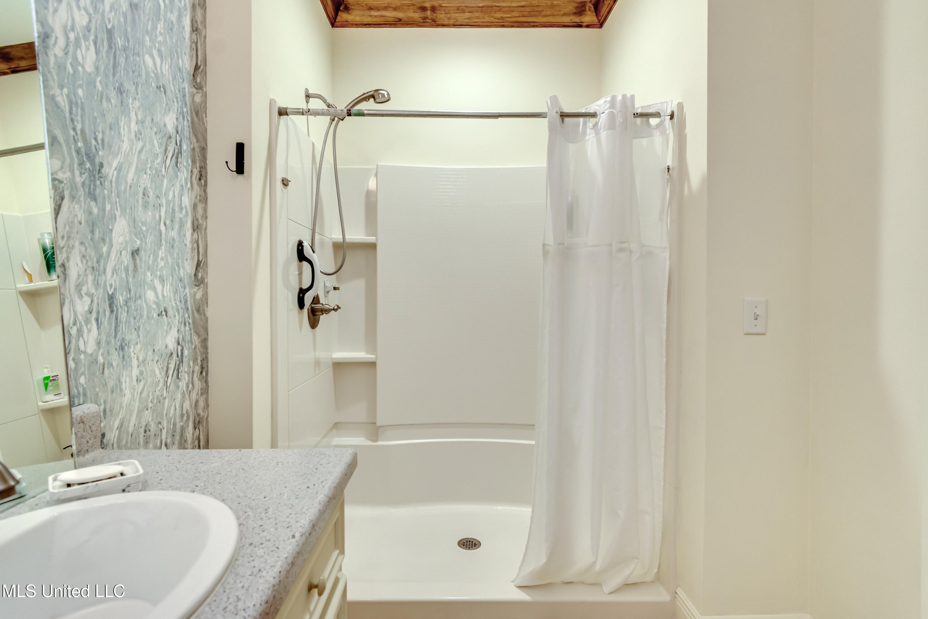 1998 Highway 16 Carthage, MS 39051 - Photo 28 of 40 1998 Ms Hy 16 W-33