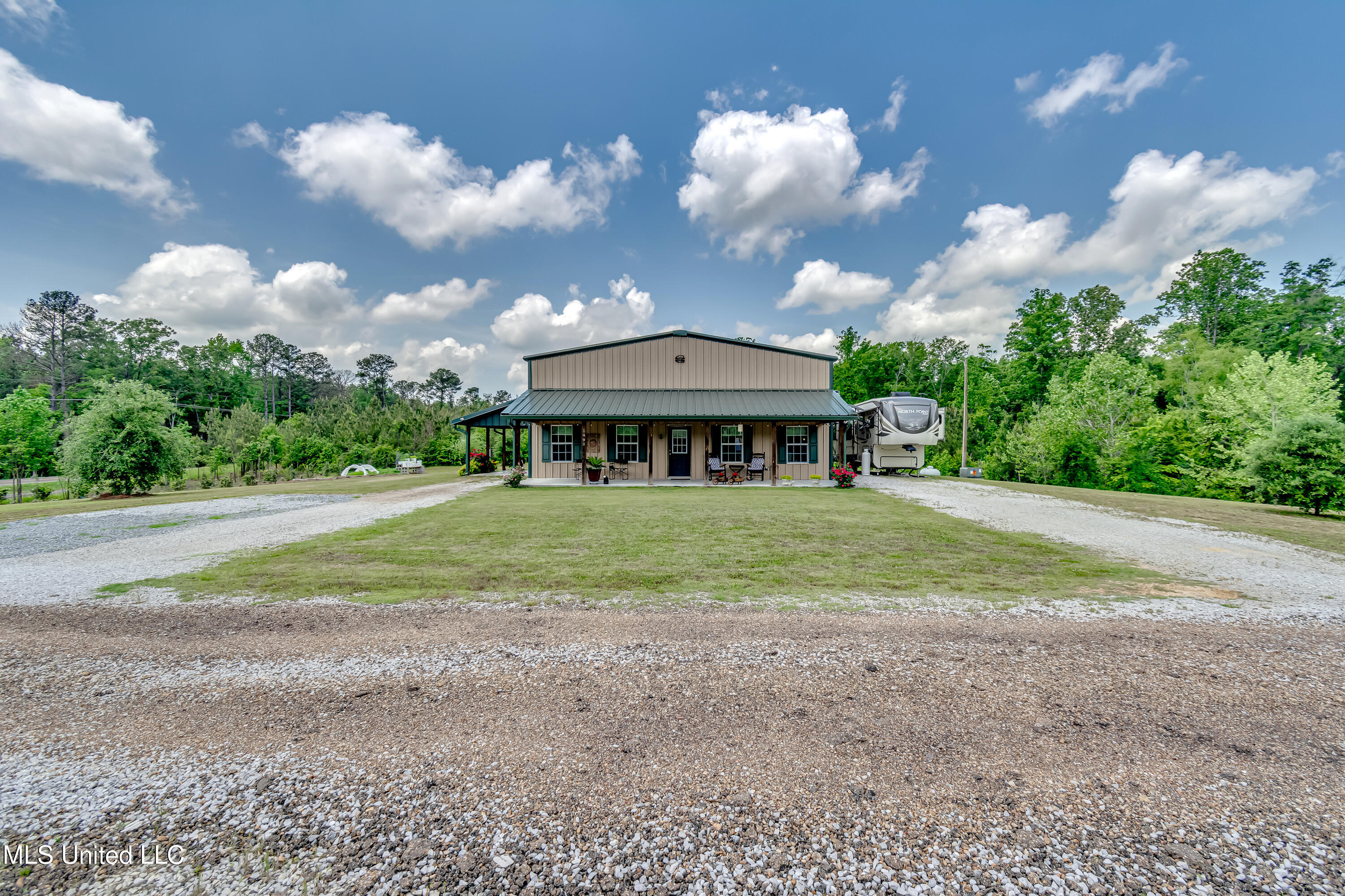 1998 Highway 16 Carthage, MS 39051 - Photo 4 of 40 1998 Ms Hy 16 W-47