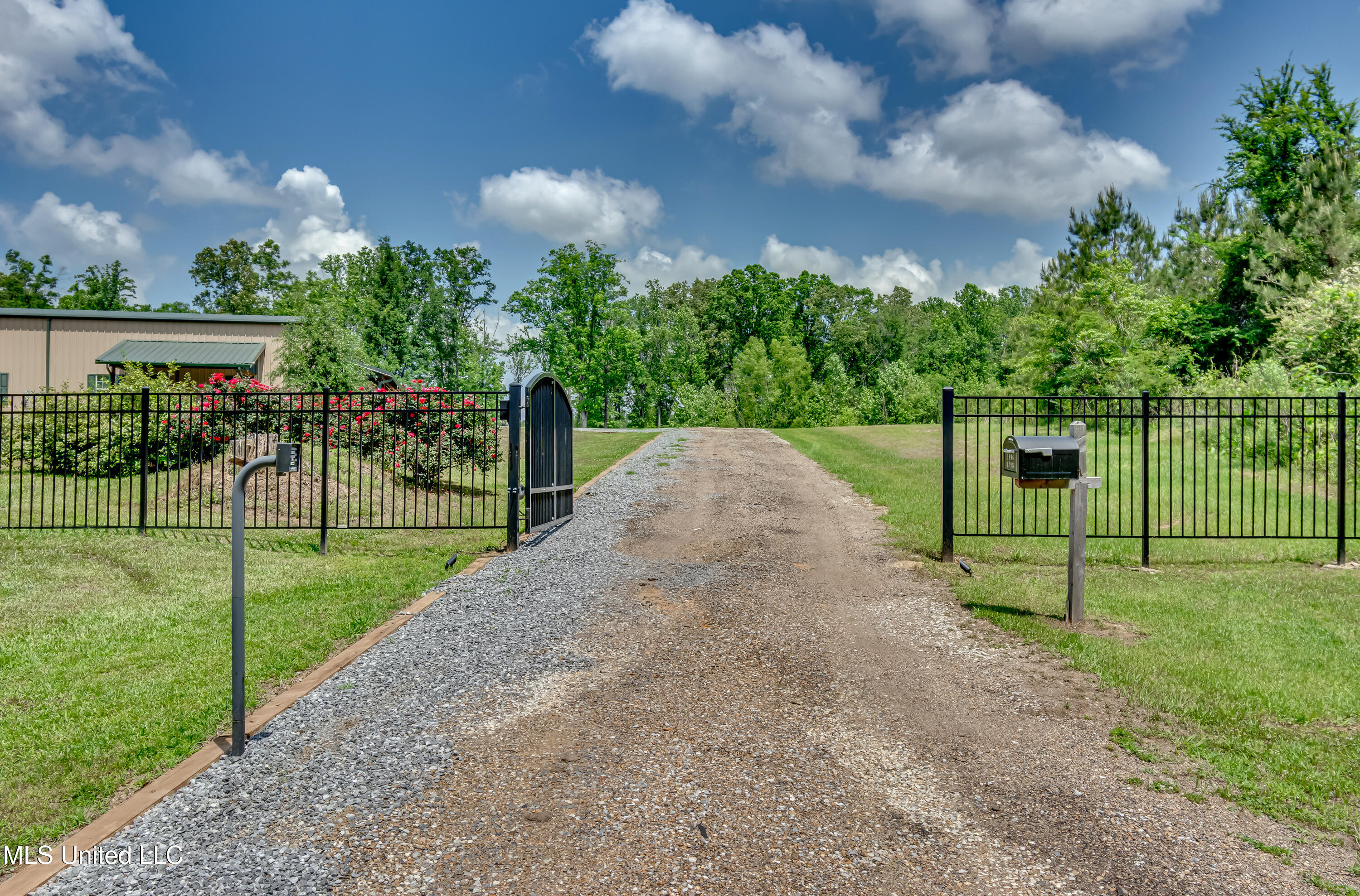1998 Highway 16 Carthage, MS 39051 - Photo 6 of 40 1998 Ms Hy 16 W-60