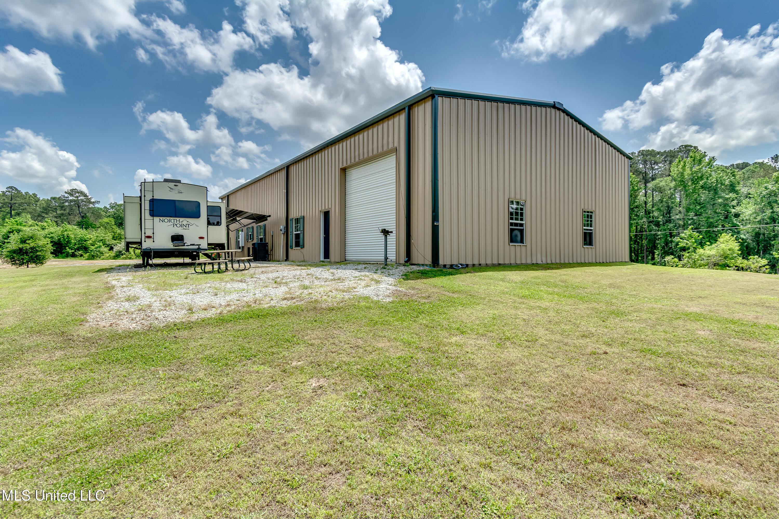 1998 Highway 16 Carthage, MS 39051 - Photo 7 of 40 1998 Ms Hy 16 W-57