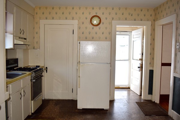 19 Courtney Road Boston, MA 02132 - Photo 10 of 15 Gallery Image 10