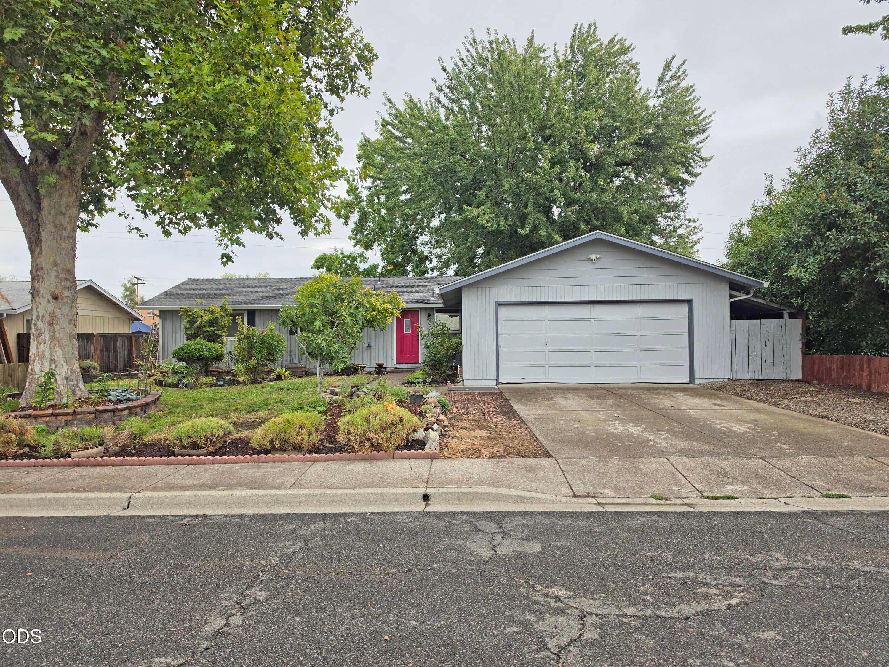1874 Mary's Way Central Point, OR 97502 - Photo 1 of 33 Gallery Image 1