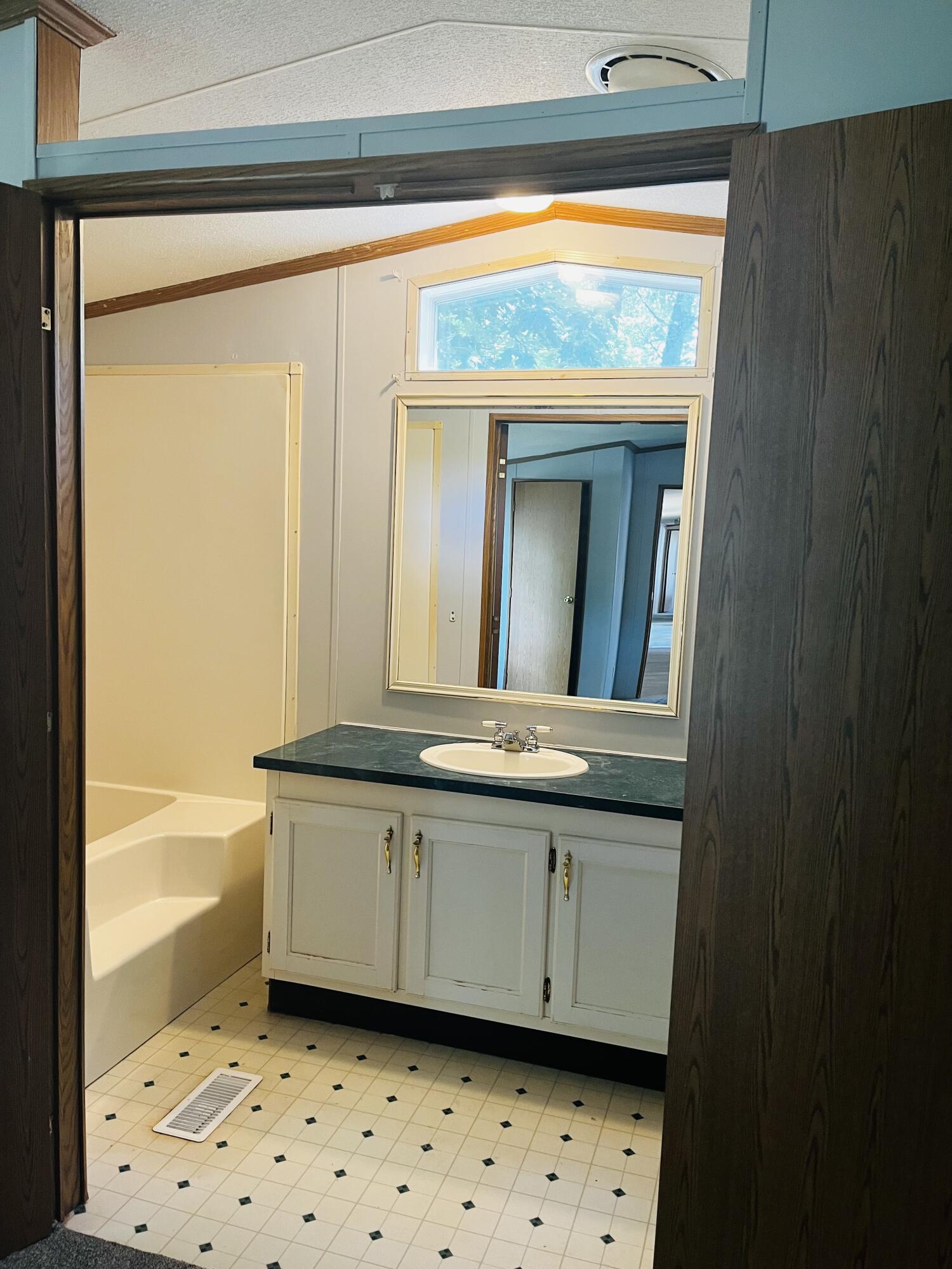 127 Shaker Road, Unit 28 Gray, ME 04039 - Photo 21 of 37 IMG-7111