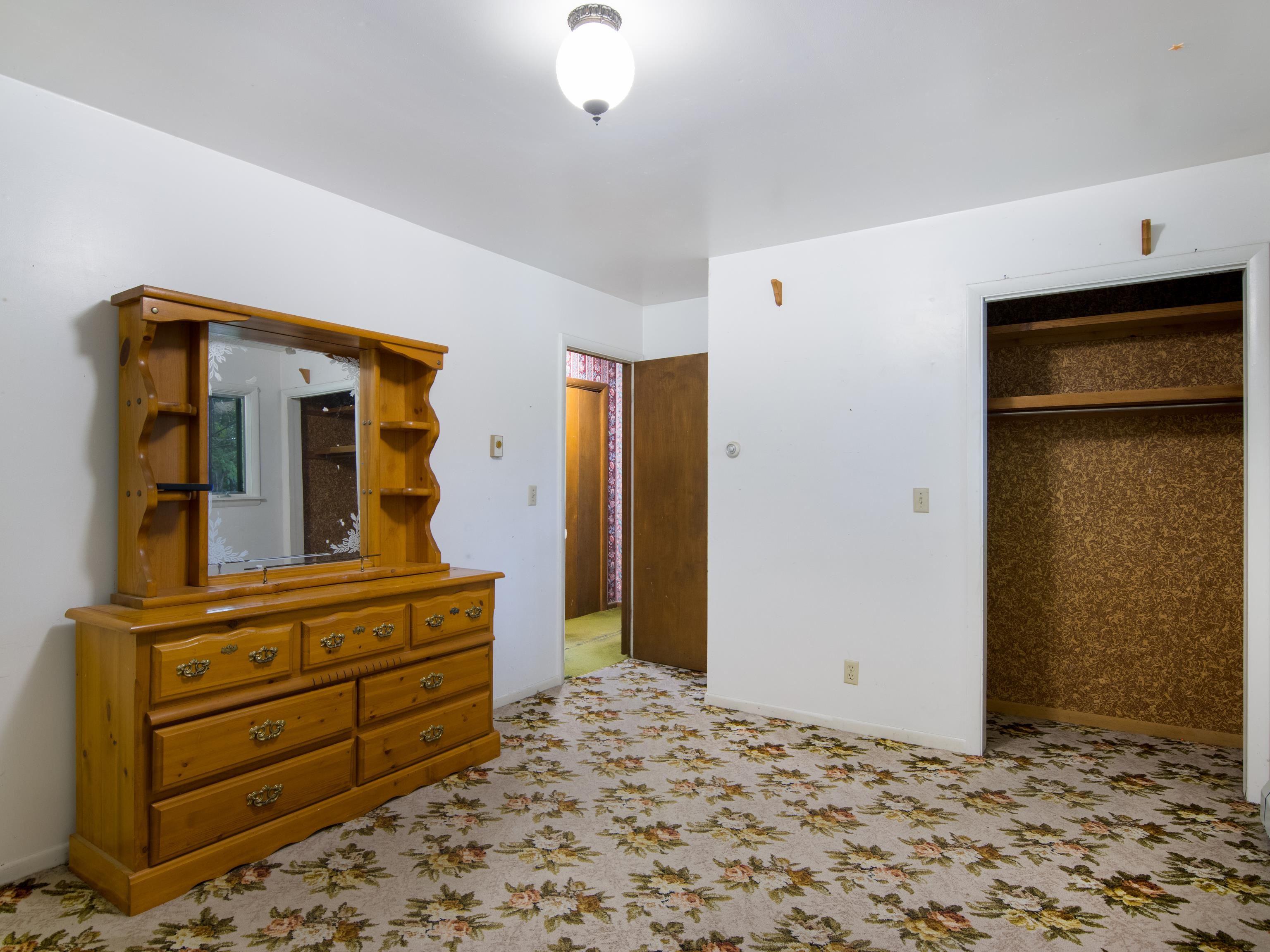 270 Thomas Road Frankfort, MI 49635 - Photo 13 of 32 1925016-6695e8f4-a44e-4786-9638-c620bdb7be98.JPG