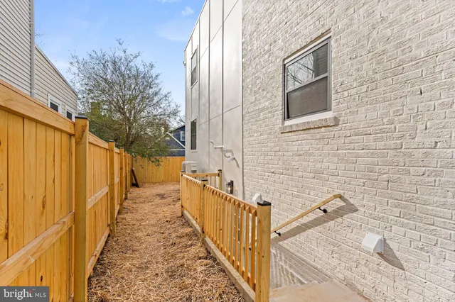 $6,200 | 113 Clifford Avenue, Alexandria, VA 22305