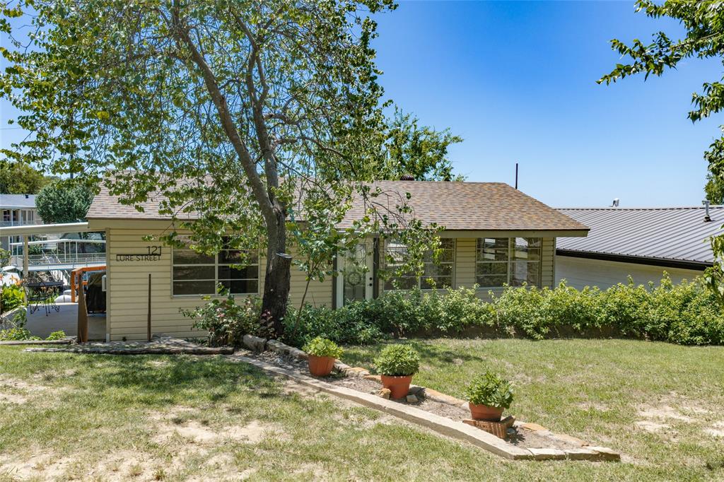 121 Lure Street Bridgeport, TX 76426 - Photo 4 of 37