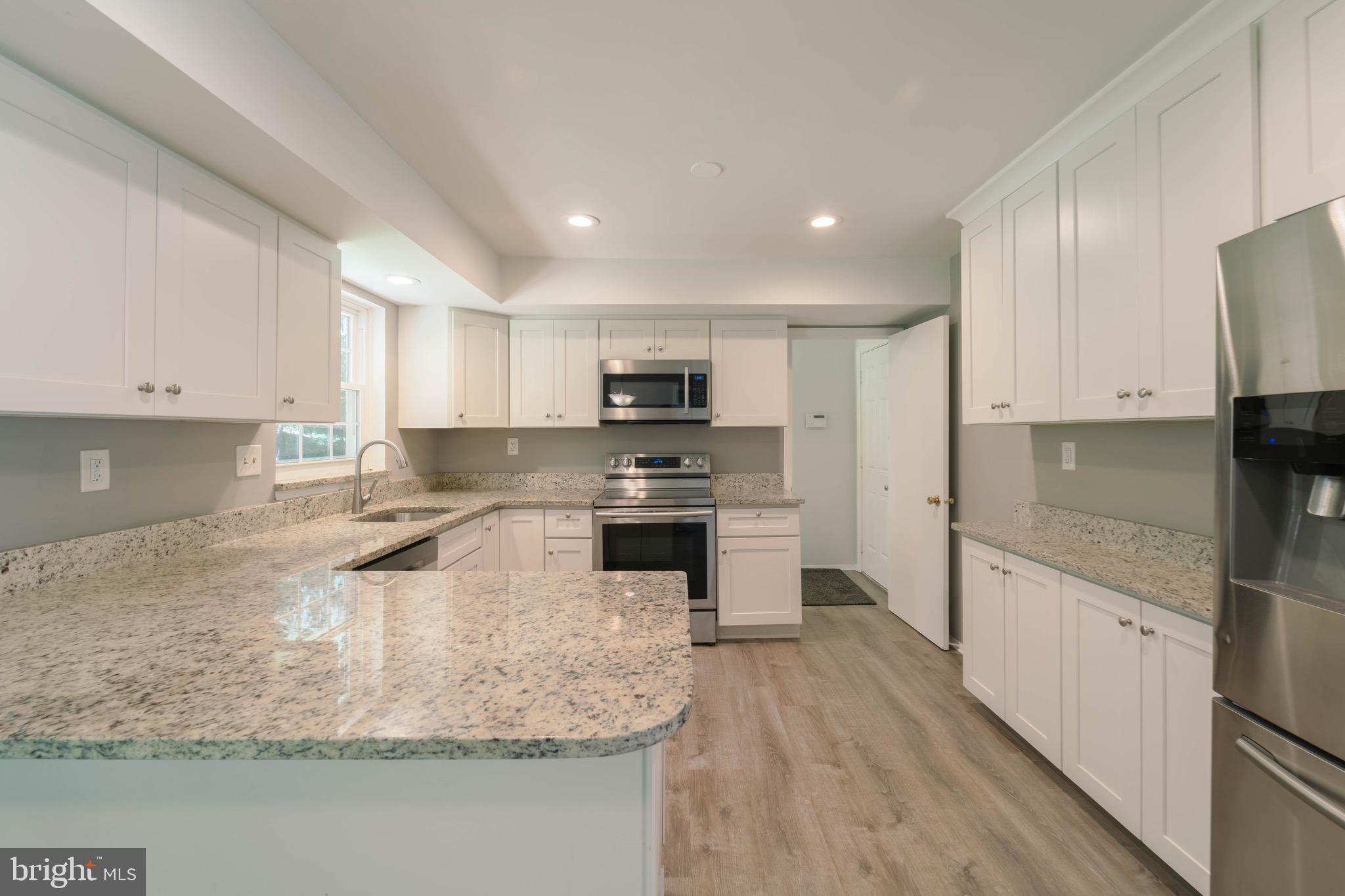 8611 Bells Mill Road Potomac, MD 20854 - Photo 26 of 61