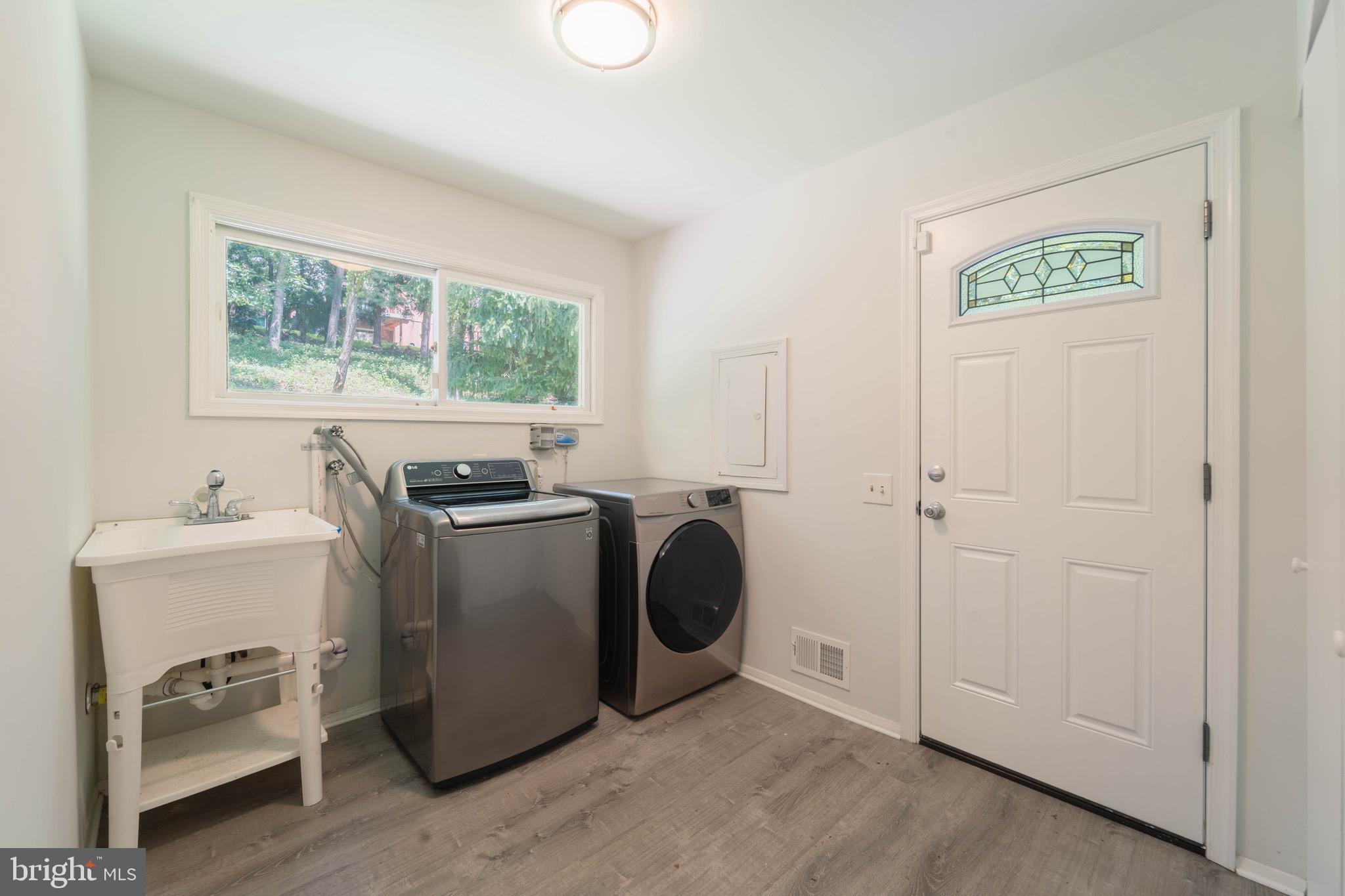 8611 Bells Mill Road Potomac, MD 20854 - Photo 30 of 61