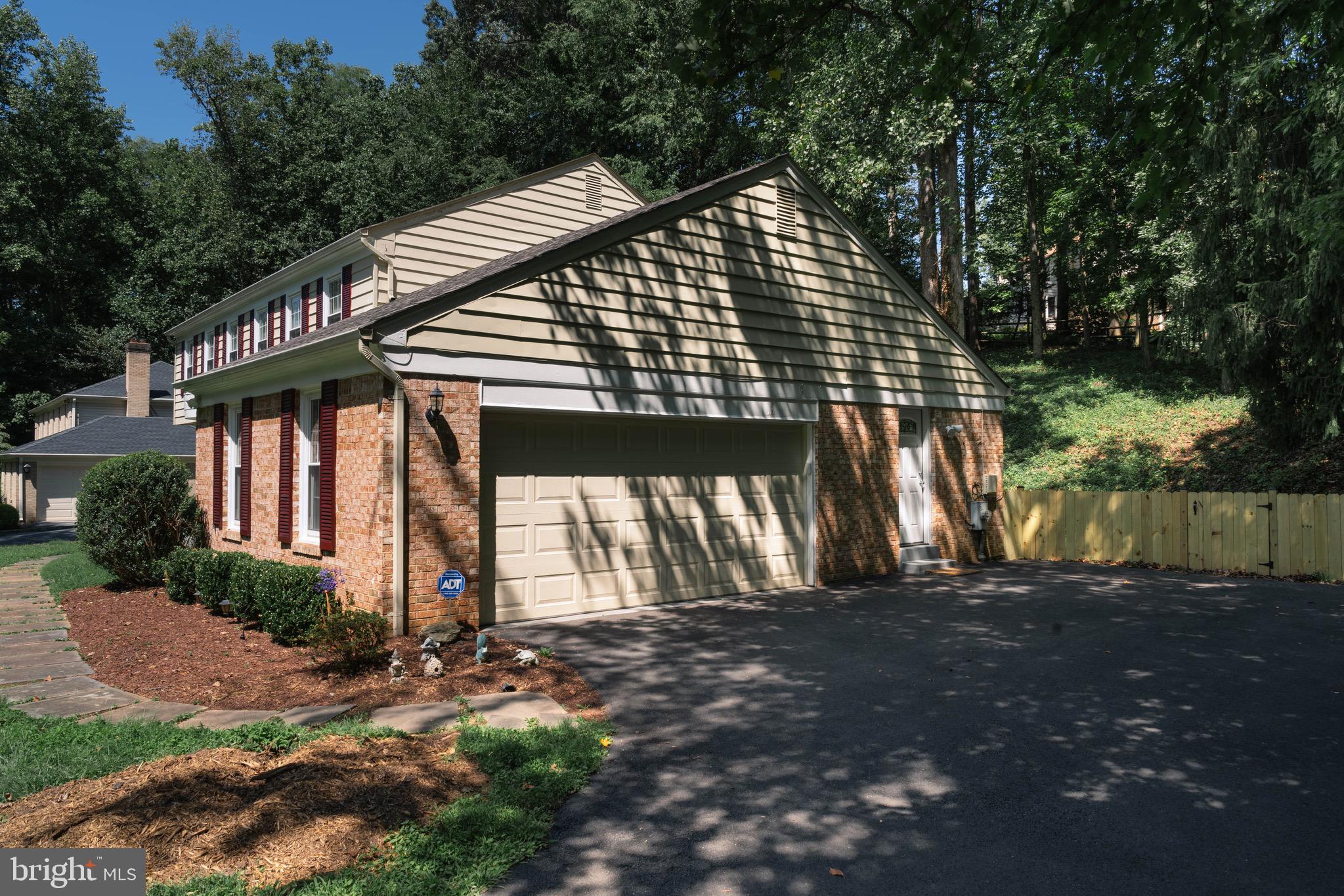 8611 Bells Mill Road Potomac, MD 20854 - Photo 5 of 61