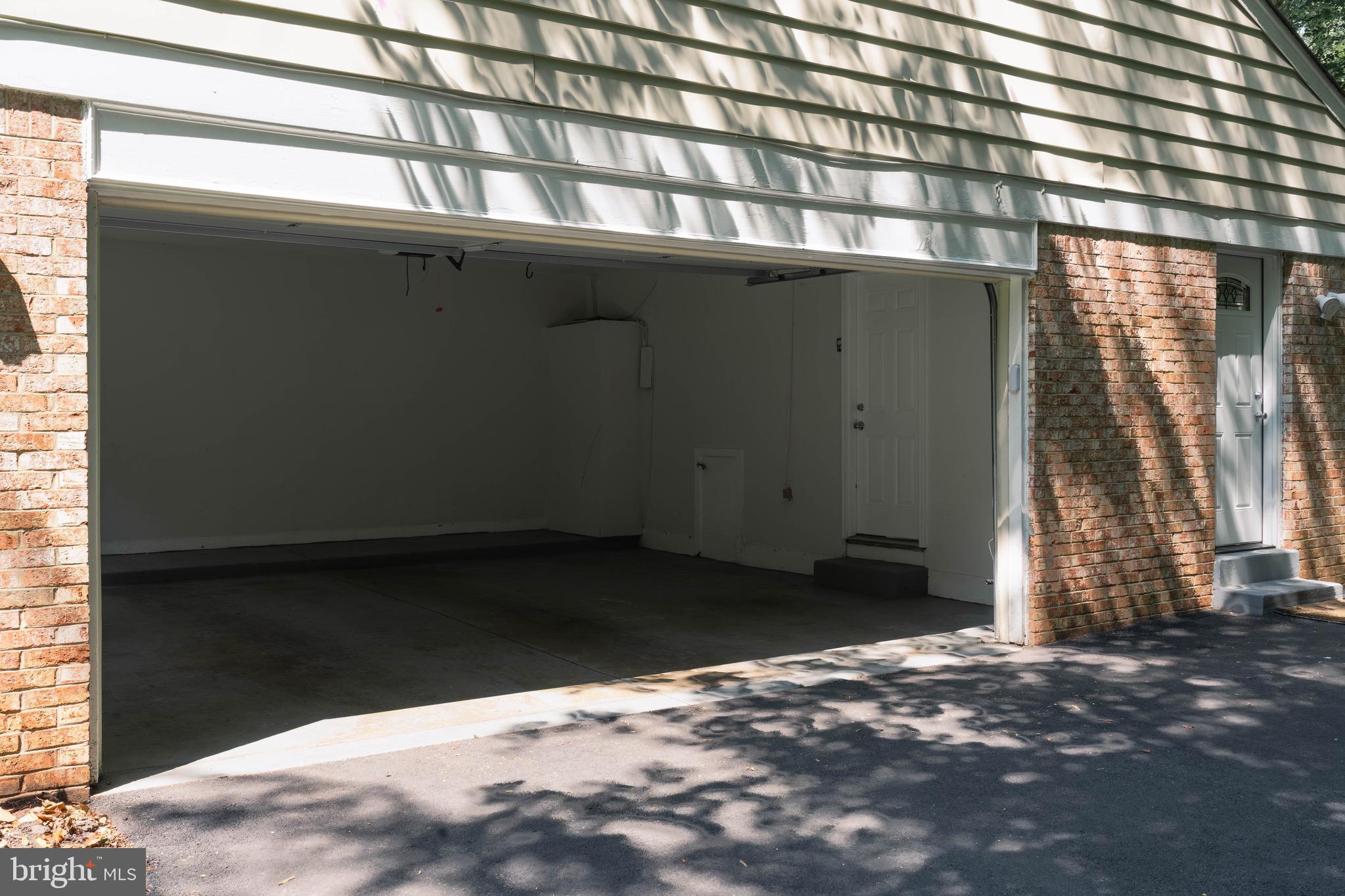 8611 Bells Mill Road Potomac, MD 20854 - Photo 7 of 61