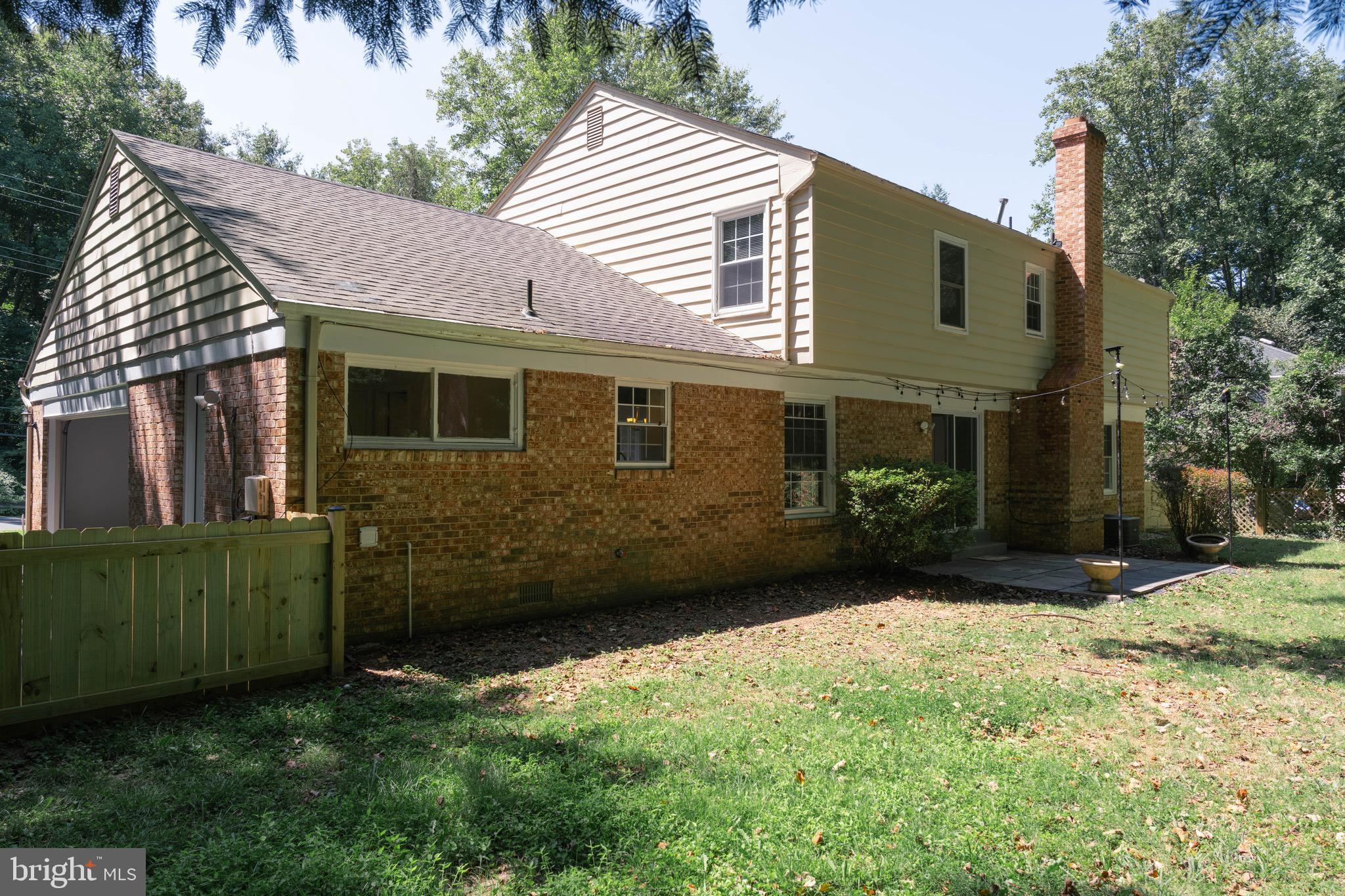 8611 Bells Mill Road Potomac, MD 20854 - Photo 8 of 61