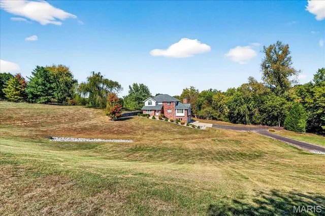 $549,000 | 3567 Sweet Briar Lane, Columbia, IL 62236