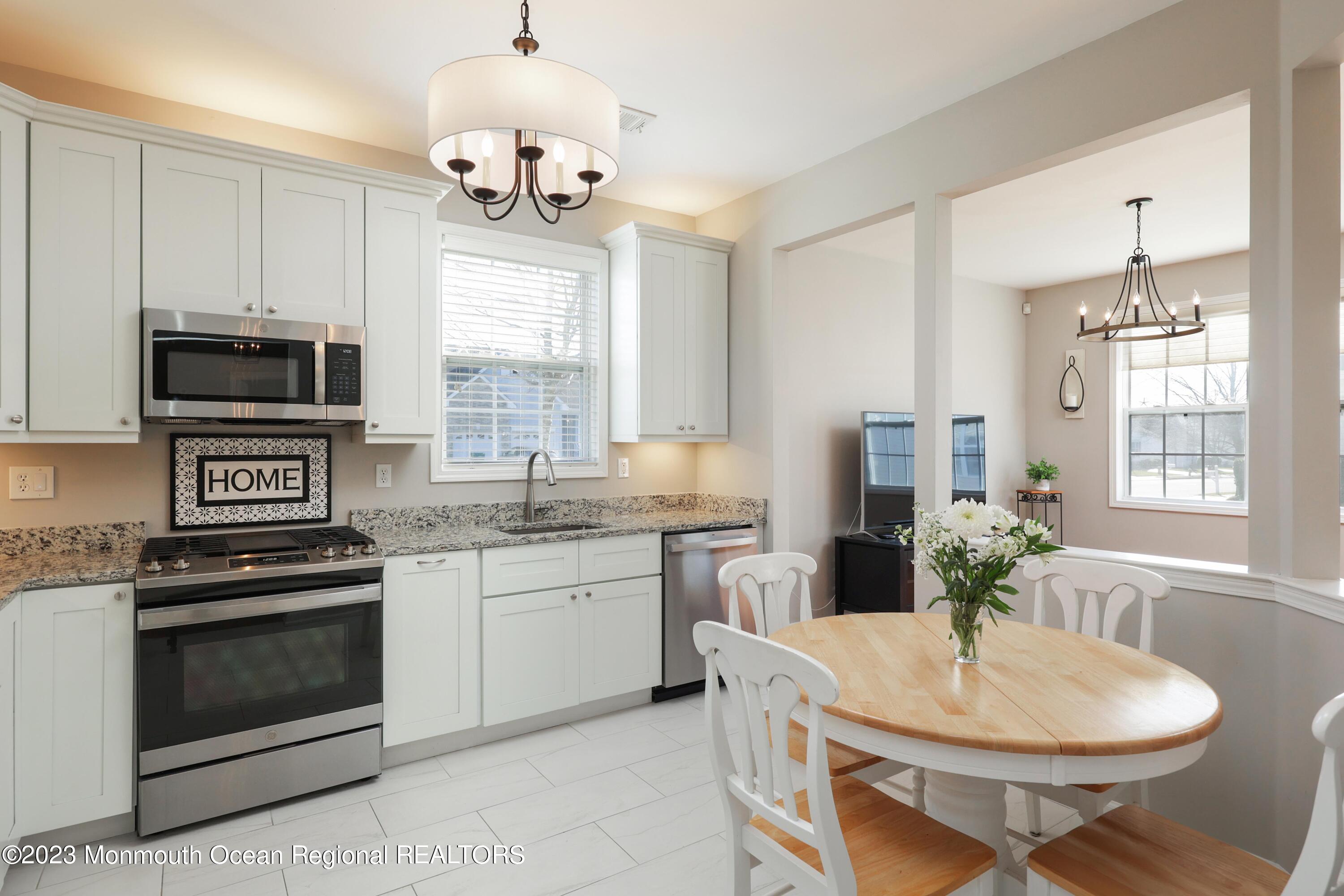 21 Silver Maple Lane Howell, NJ 07731 - Photo 19 of 30 758A4667