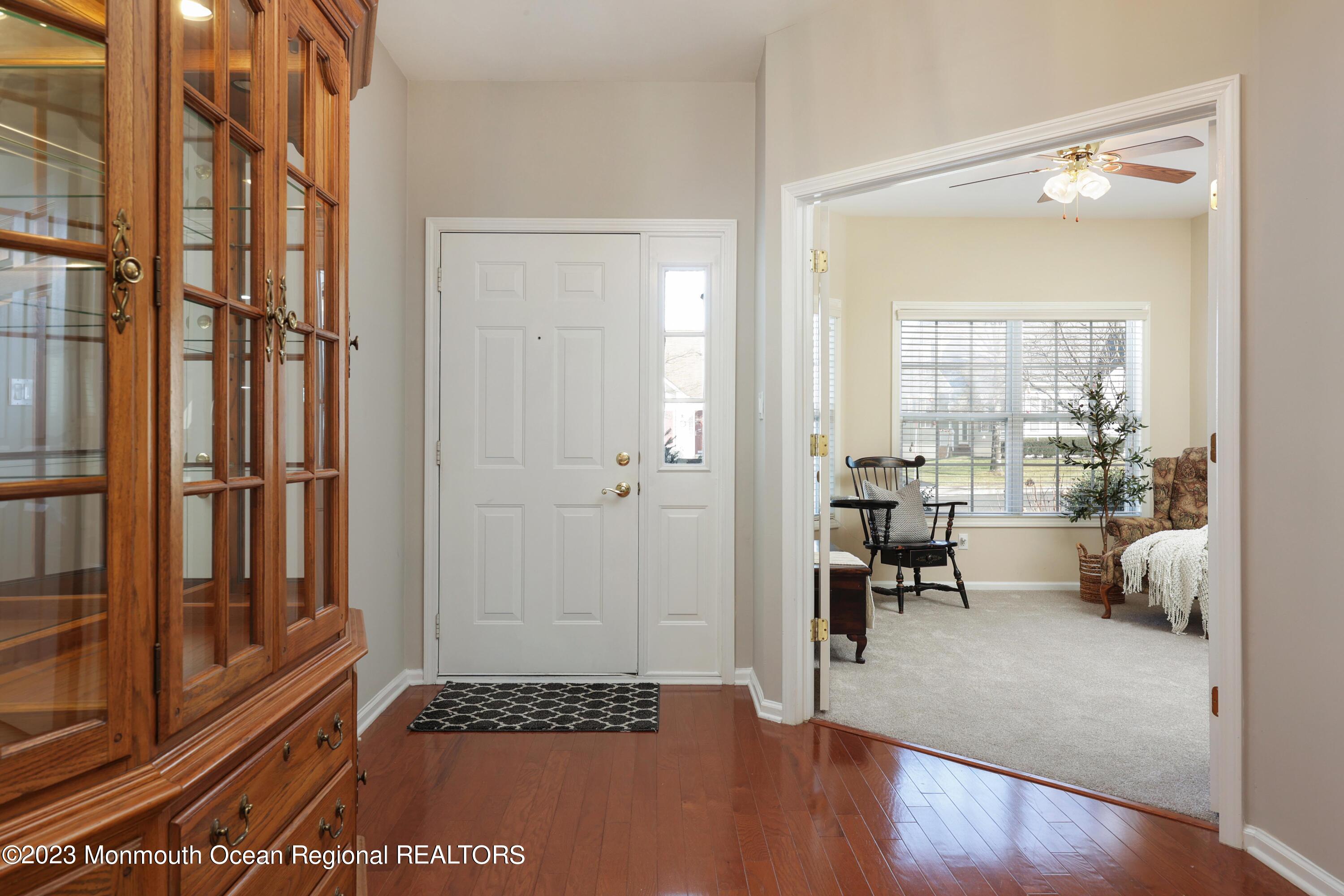 21 Silver Maple Lane Howell, NJ 07731 - Photo 4 of 30 758A4537