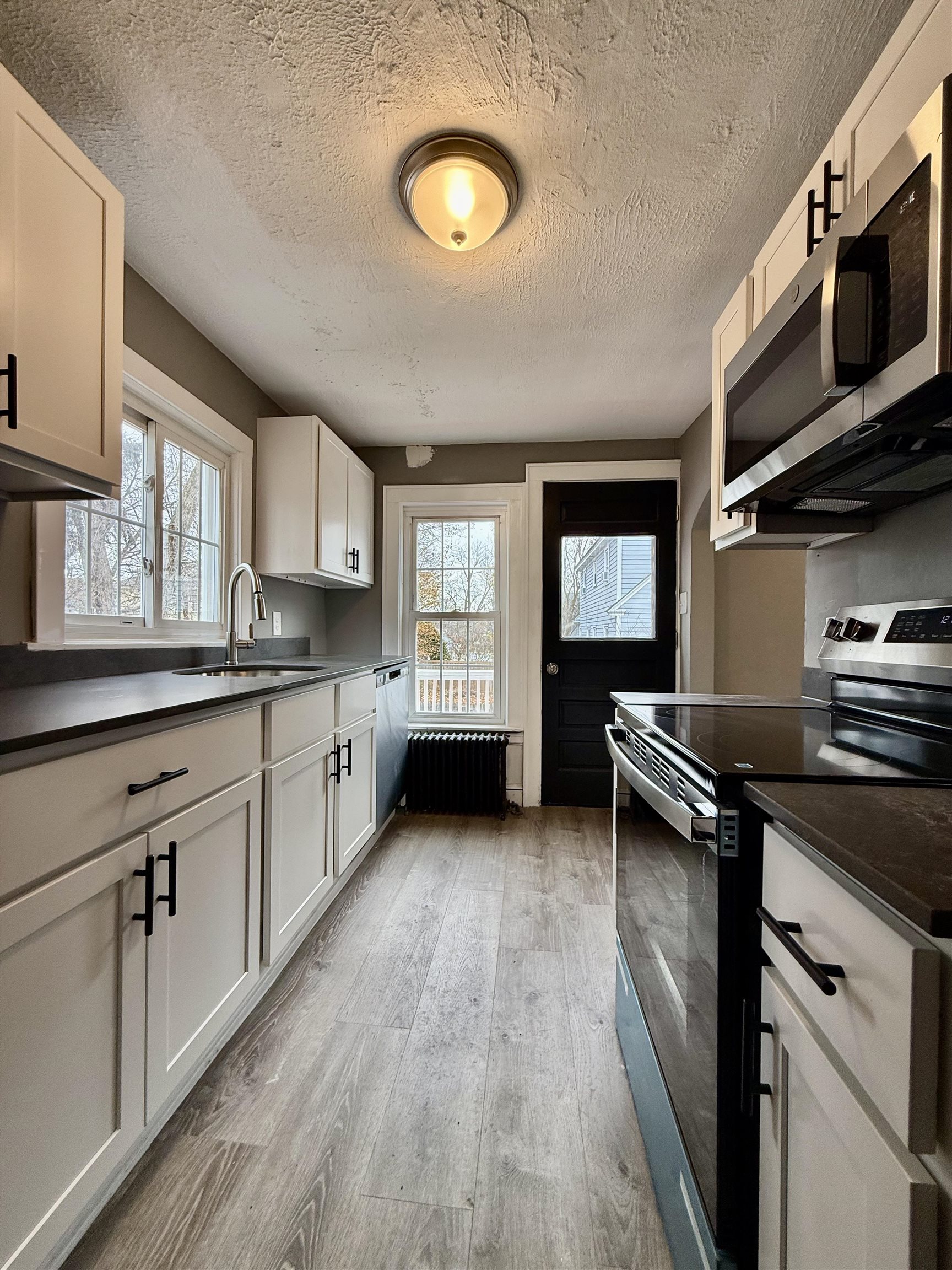 600 Spruce Street Manchester, NH 03103 - Photo 6 of 43