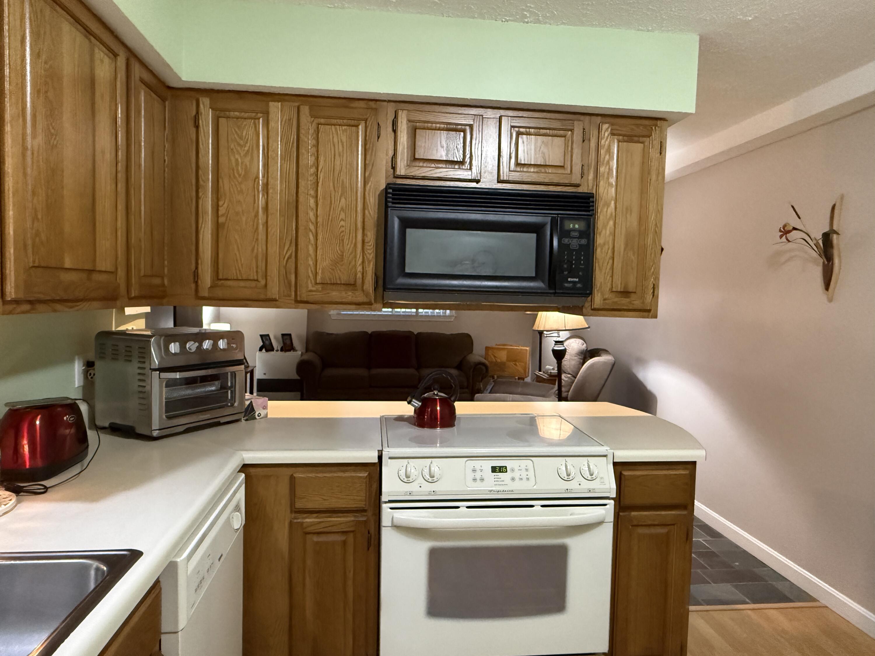 39 Albert Avenue, Unit 1 Augusta, ME 04330 - Photo 5 of 24 IMG_3487