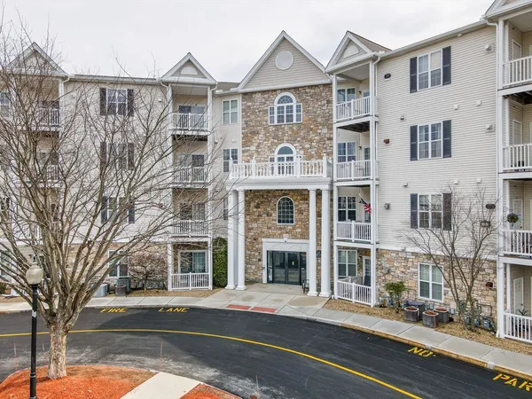 $334,000 | 21 Hampshire Road, Unit 306, Methuen, MA 01844