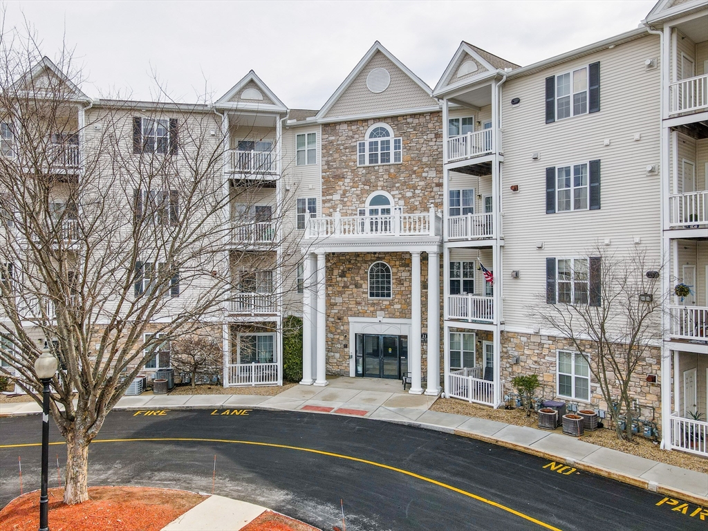 21 Hampshire Road, Unit 306 Methuen, MA 01844 - Photo 1 of 32