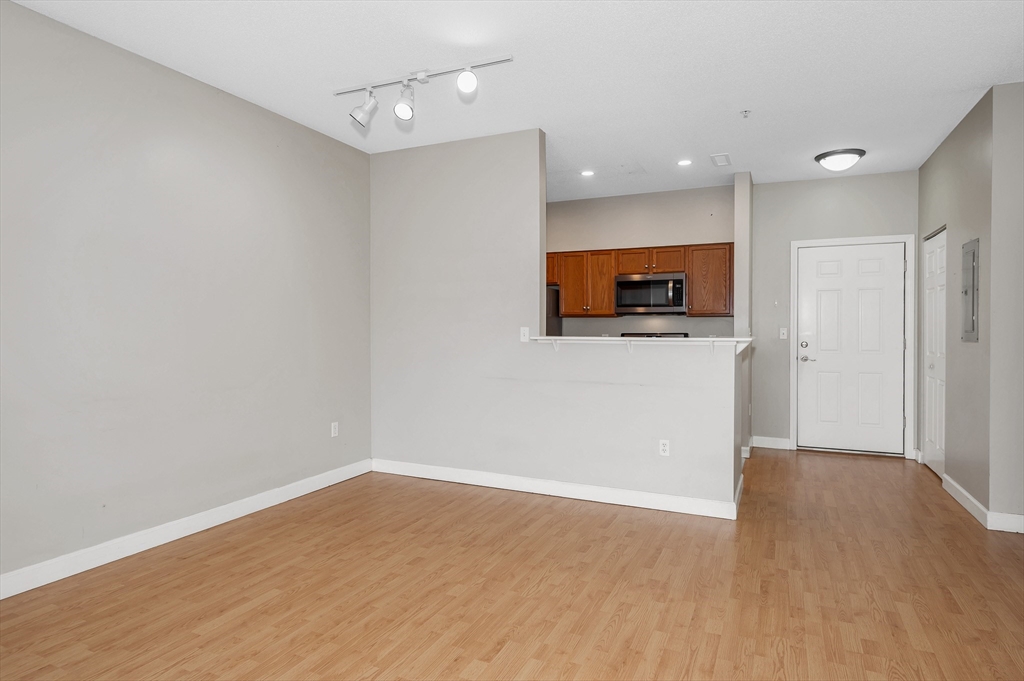 21 Hampshire Road, Unit 306 Methuen, MA 01844 - Photo 12 of 32