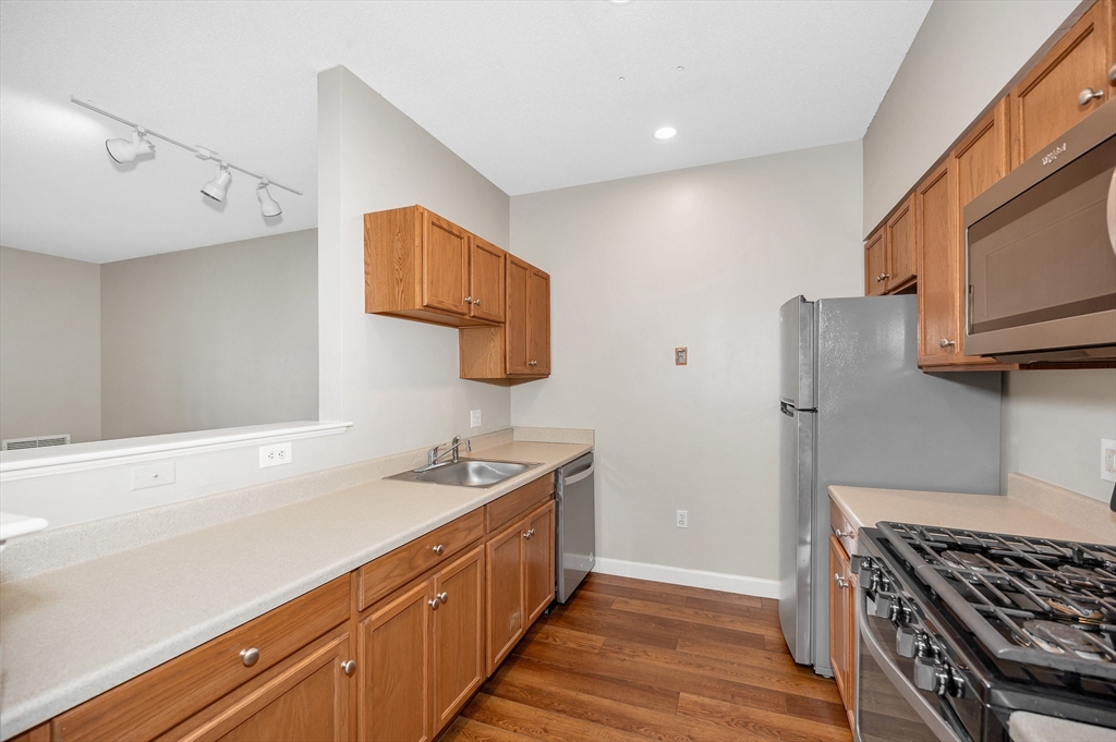 21 Hampshire Road, Unit 306 Methuen, MA 01844 - Photo 5 of 32