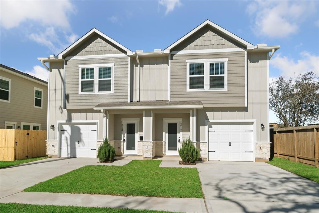 214 West Lewis Street Conroe, TX 77301 - Photo 1 of 19
