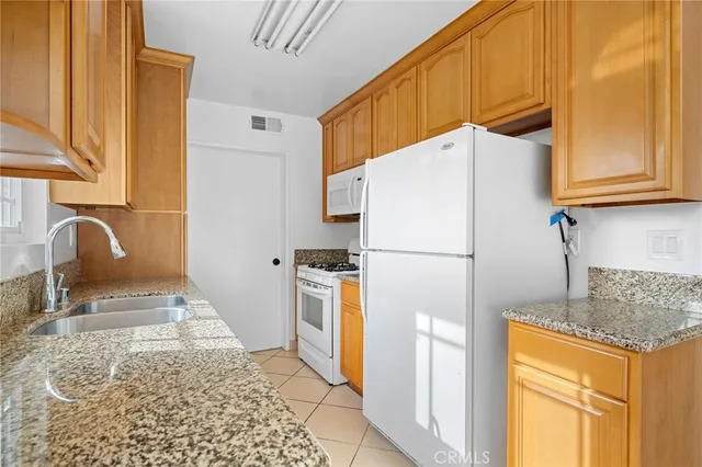 $3,500 | 1415 Cosmic Way, Unit 6, Glendale, CA 91201