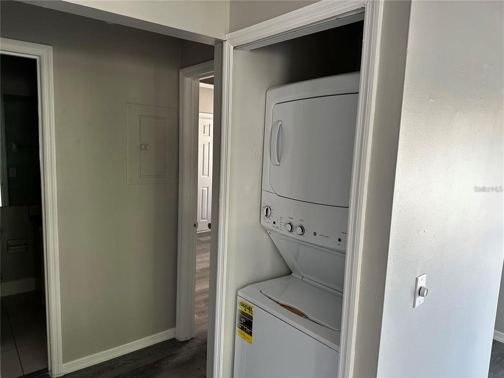 652 Roaring Drive, Unit 234 Altamonte Springs, FL 32714 - Photo 24 of 39 a utility room with dryer and washer